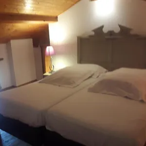 Privee Dans Maison Typique Gasconne Couette-café Ornezan